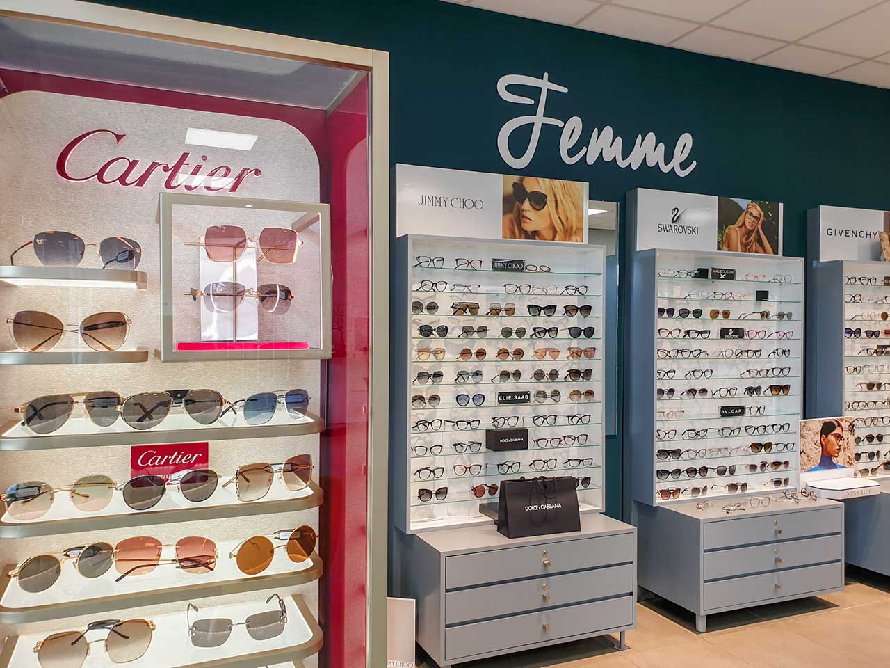 Optique De Bourbon Saint-Denis : mesdames, découvrez le corner Cartier ou choisissez vos montures de marques odb saint denis montures cartier femmes